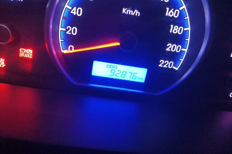 Used Hyundai Celesta 2011 1.6L Manual Comfort Edition Odometer Close Up