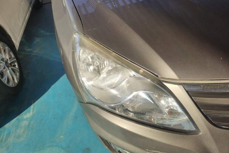 Used Hyundai Celesta 2011 1.6L Automatic Luxury Version Right Front Headlight