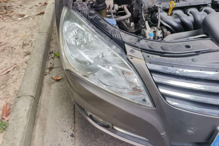 Used Hyundai Celesta 2011 1.6L Automatic Comfort Edition Right Front Headlight