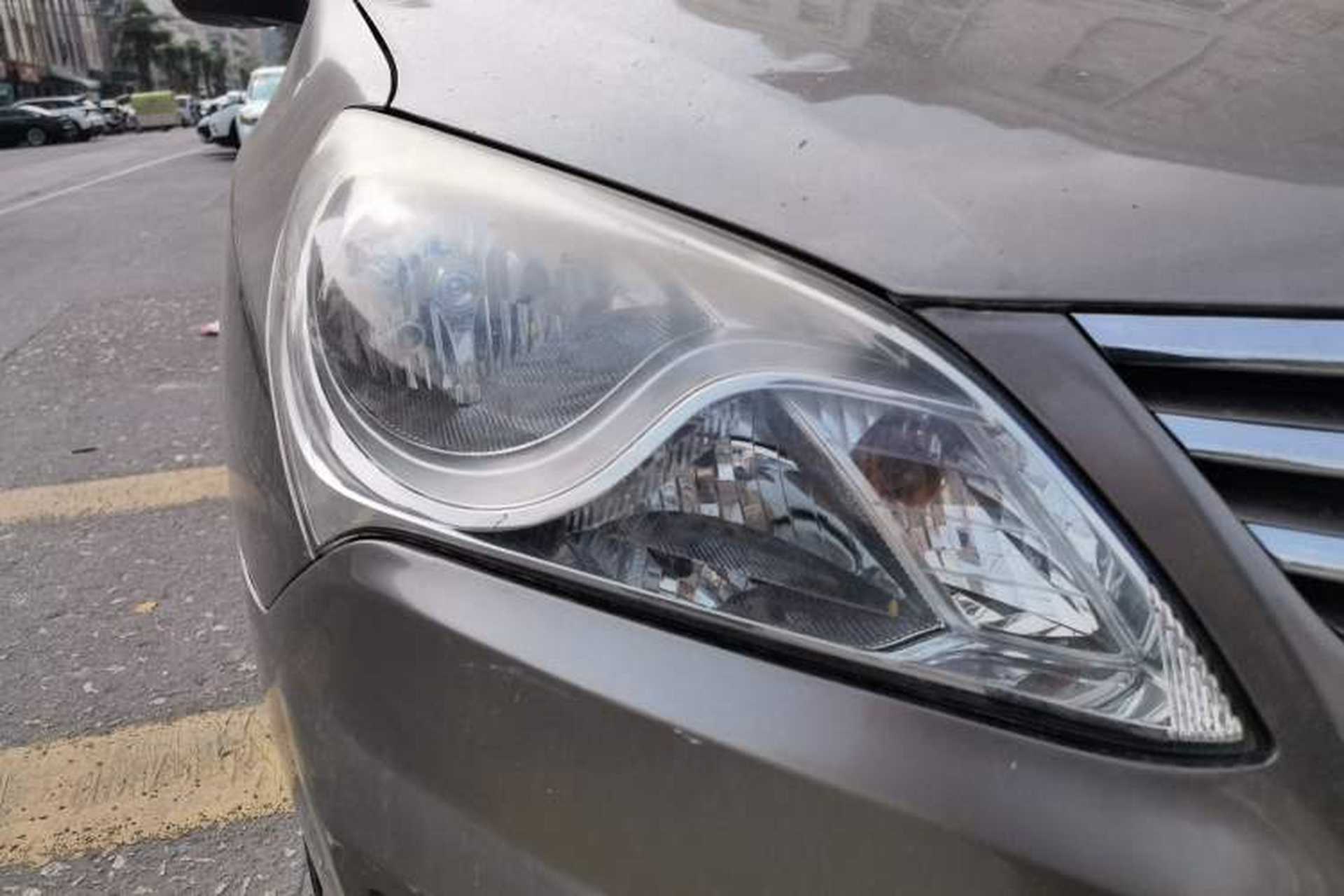 Used Hyundai Celesta 2011 1.6L Manual Comfort Edition Right Front Headlight