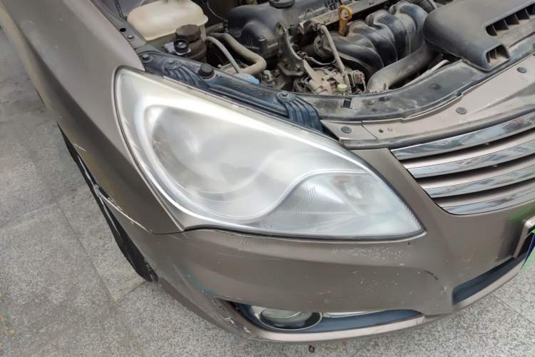 Used Hyundai Celesta 2011 1.6L Automatic Luxury Version Right Front Headlight