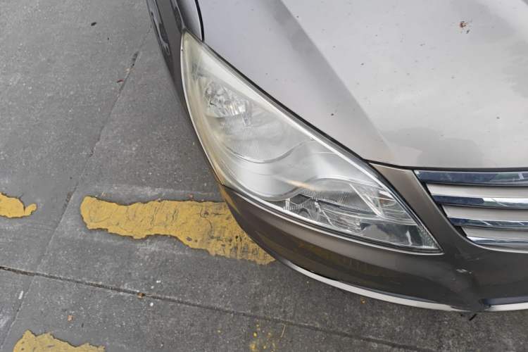 Used Hyundai Celesta 2011 1.6L Automatic Luxury Version Right Front Headlight