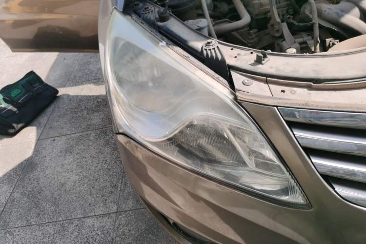 Used Hyundai Celesta 2011 1.6L Manual Comfort Edition Right Front Headlight