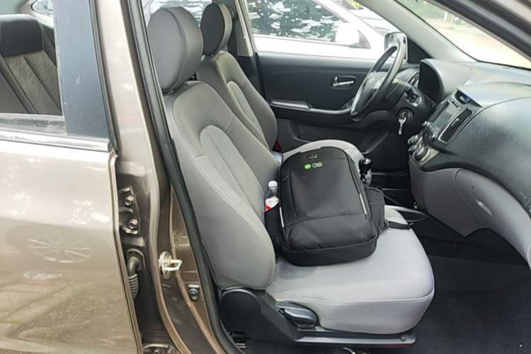 Used Hyundai Celesta 2011 1.6L Manual Luxury Model Right Front Seat