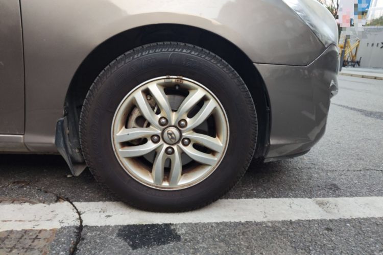 Used Hyundai Celesta 2011 1.6L Manual Luxury Model Right Front Wheel Hub