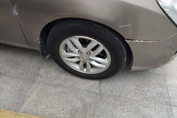 Used Hyundai Celesta 2011 1.6L Automatic Luxury Version Right Front Wheel Hub
