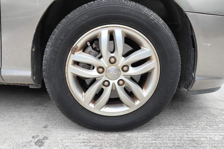 Used Hyundai Celesta 2011 1.6L Manual Comfort Edition Right Front Wheel Hub