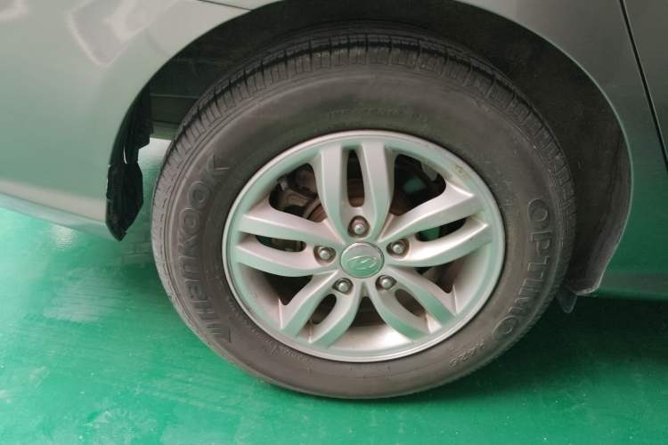 Used Hyundai Celesta 2011 1.6L Automatic Luxury Version Right Rear Wheel Hub