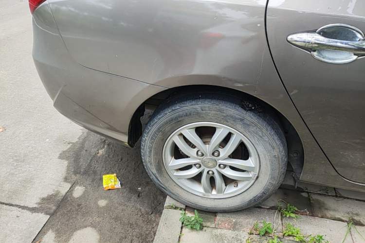Used Hyundai Celesta 2011 1.6L Manual Luxury Model Right Rear Wheel Hub
