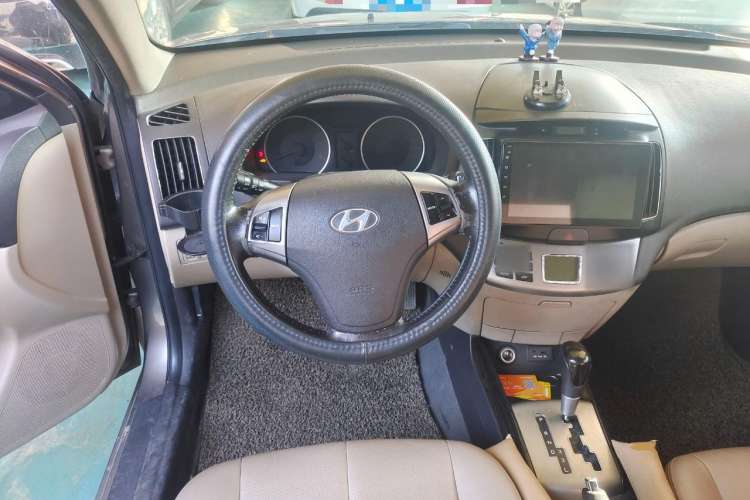 Used Hyundai Celesta 2011 1.6L Automatic Luxury Version Steering Wheel