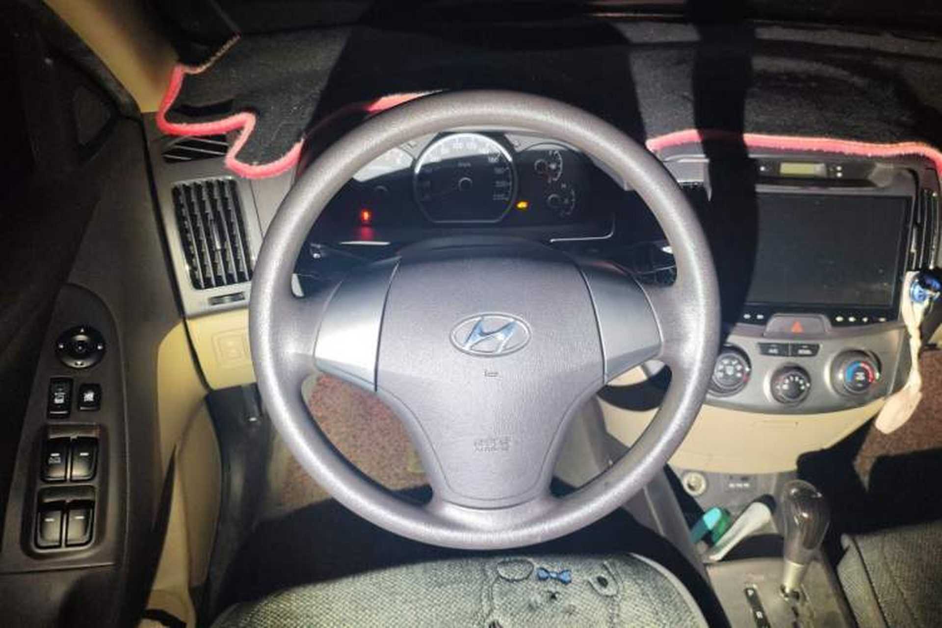 Used Hyundai Celesta 2011 1.6L Automatic Comfort Edition Steering Wheel