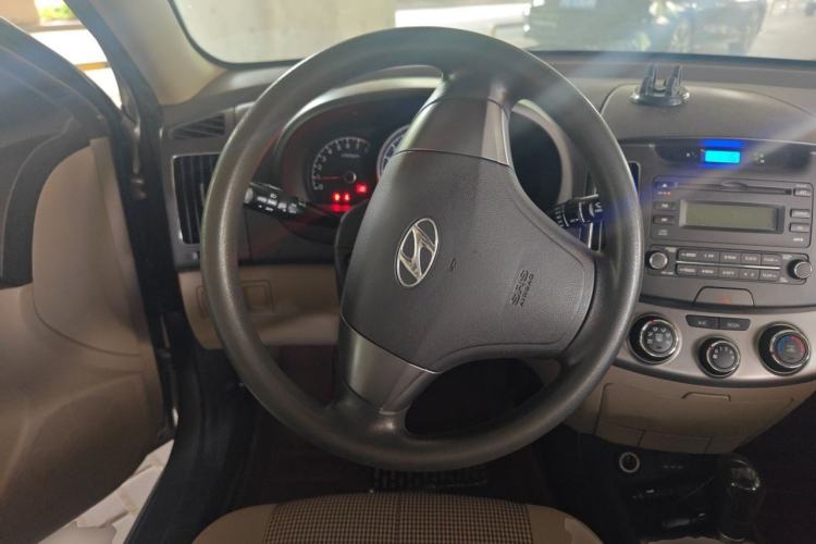 Used Hyundai Celesta 2011 1.6L Automatic Comfort Edition Steering Wheel