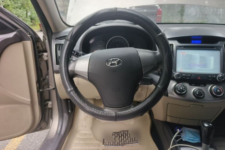 Used Hyundai Celesta 2011 1.6L Automatic Comfort Edition Steering Wheel
