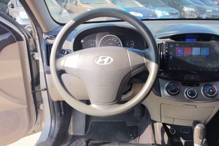 Used Hyundai Celesta 2011 1.6L Automatic Comfort Edition Steering Wheel