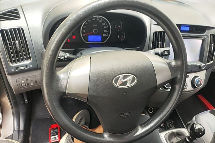 Used Hyundai Celesta 2011 1.6L Manual Luxury Model Steering Wheel