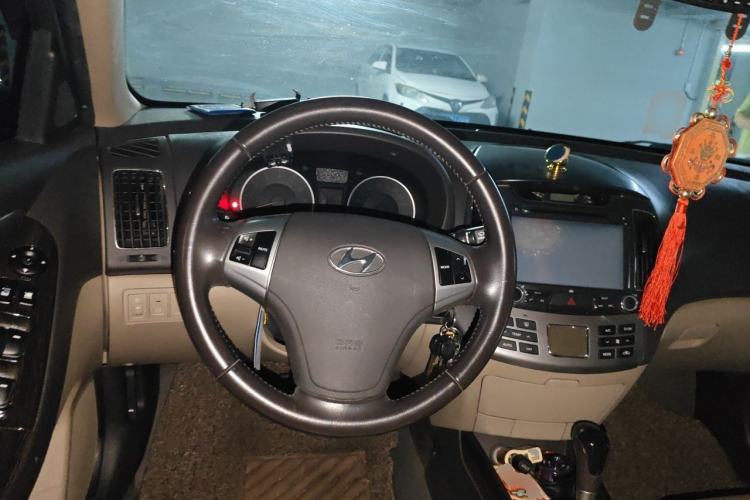 Used Hyundai Celesta 2011 1.6L Automatic Luxury Version Steering Wheel