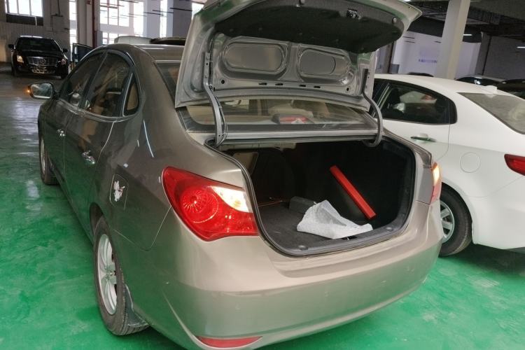 Used Hyundai Celesta 2011 1.6L Automatic Luxury Version Trunk
