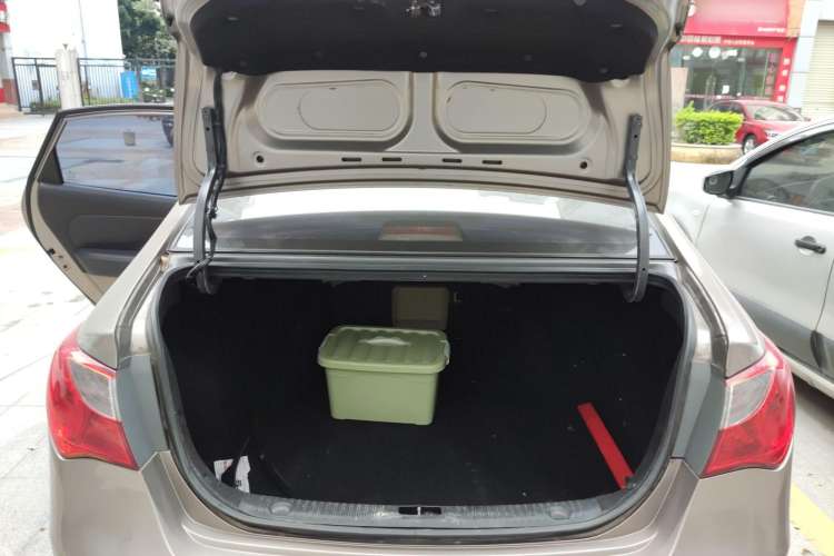 Used Hyundai Celesta 2011 1.6L Automatic Luxury Version Trunk