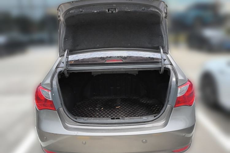 Used Hyundai Celesta 2011 1.6L Manual Comfort Edition Trunk
