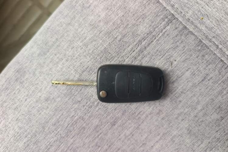 Used Hyundai Celesta 2011 1.6L Automatic Comfort Edition Vehicle Key