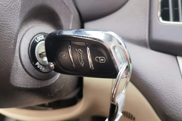 Used Hyundai Celesta 2011 1.6L Manual Comfort Edition Vehicle Key
