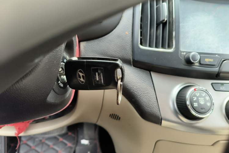 Used Hyundai Celesta 2011 1.6L Automatic Comfort Edition Vehicle Key