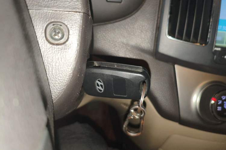 Used Hyundai Celesta 2011 1.6L Manual Comfort Edition Vehicle Key