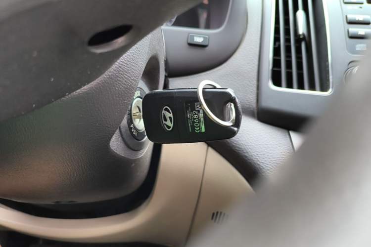 Used Hyundai Celesta 2011 1.6L Manual Comfort Edition Vehicle Key