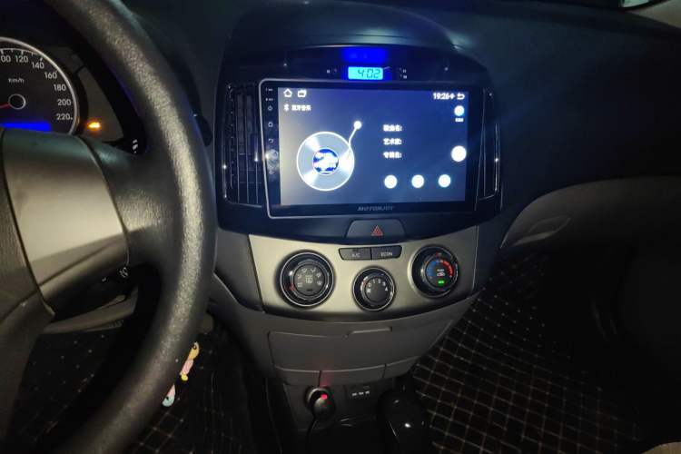 Used Hyundai Celesta 2011 1.6L Automatic Comfort Edition Audio And AC Panel