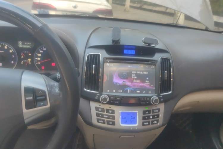 Used Hyundai Celesta 2011 1.6L Automatic Luxury Version Audio And AC Panel