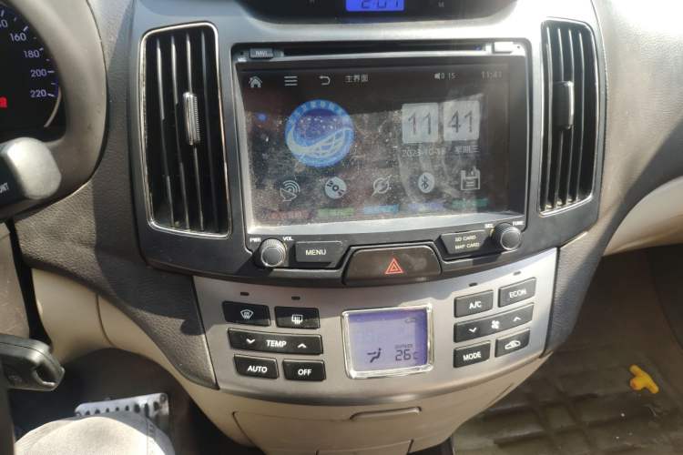 Used Hyundai Celesta 2011 1.6L Automatic Luxury Version Audio And AC Panel
