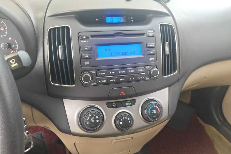 Used Hyundai Celesta 2011 1.6L Manual Comfort Edition Audio And AC Panel