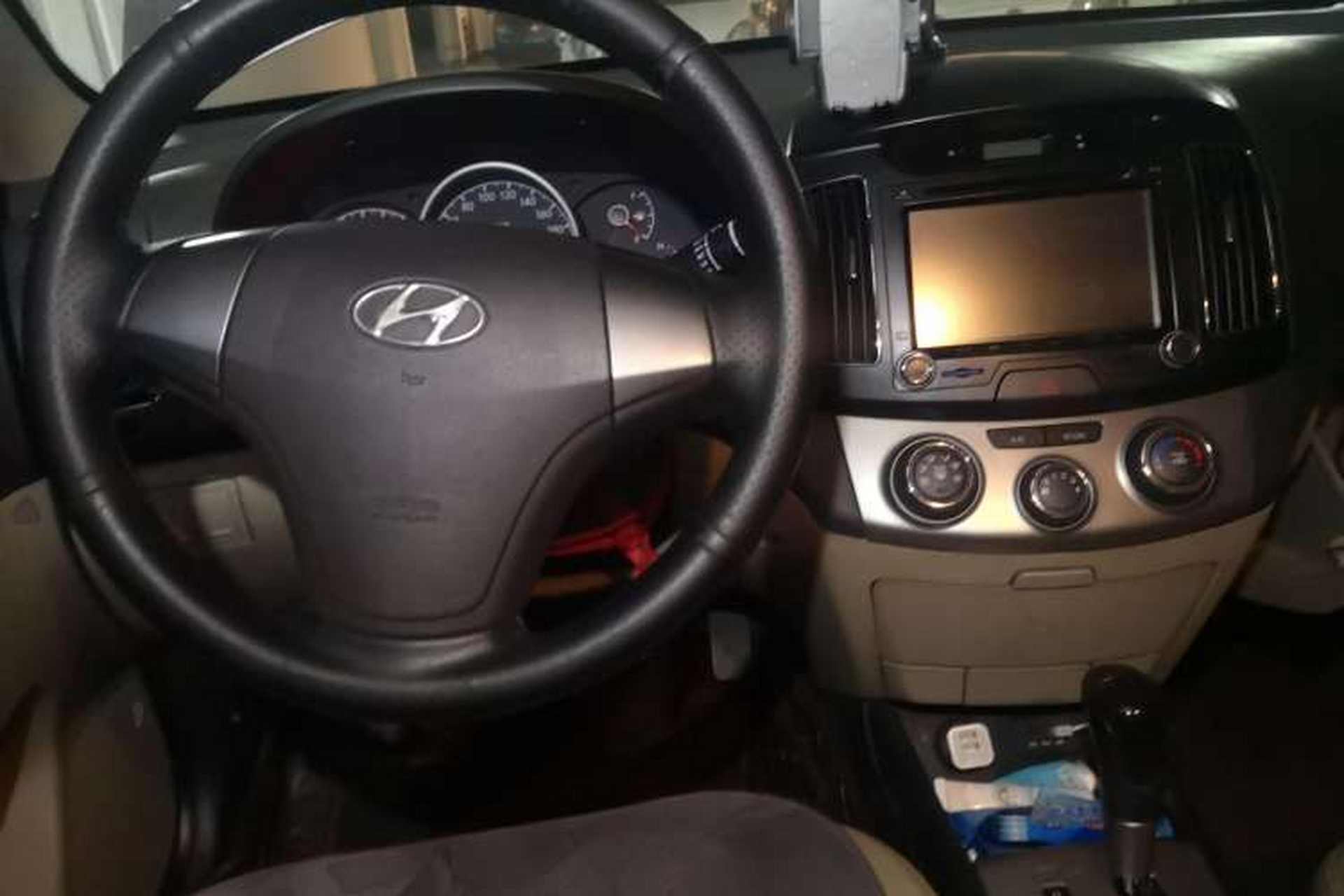 Used Hyundai Celesta 2011 1.6L Automatic Comfort Edition Center Console