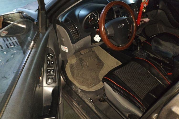 Used Hyundai Celesta 2011 1.6L Automatic Comfort Edition Driver Seat