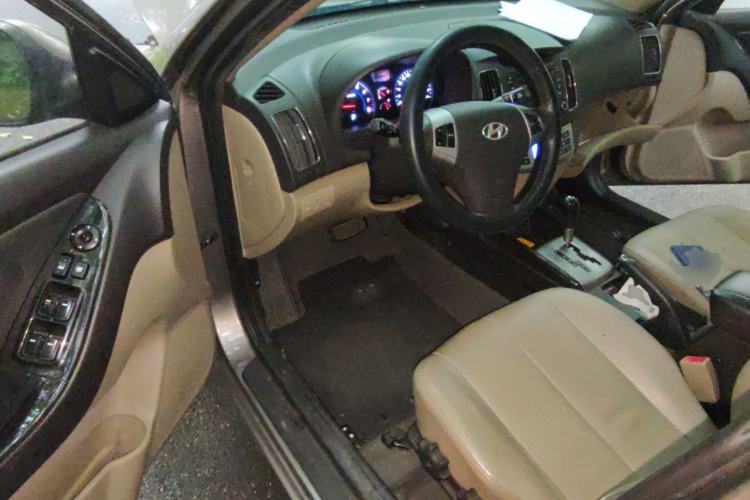 Used Hyundai Celesta 2011 1.6L Automatic Luxury Version Driver Seat