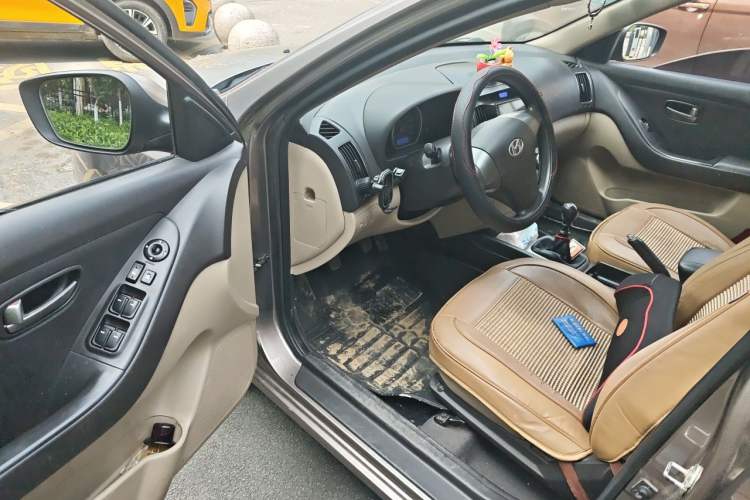Used Hyundai Celesta 2011 1.6L Manual Comfort Edition Driver Seat