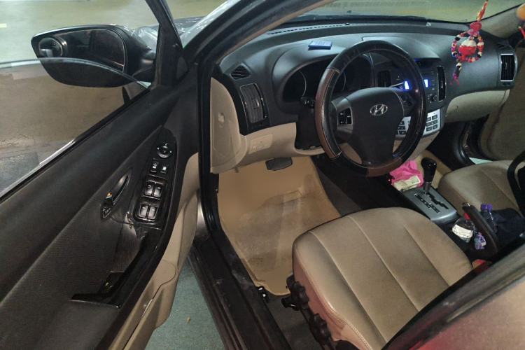 Used Hyundai Celesta 2011 1.6L Automatic Luxury Version Driver Seat