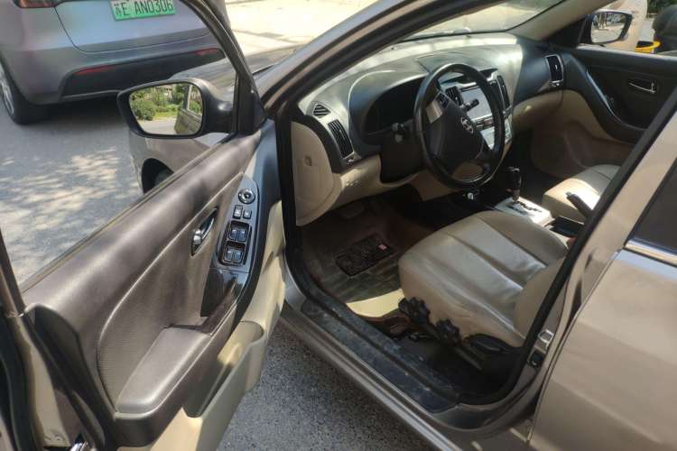 Used Hyundai Celesta 2011 1.6L Automatic Luxury Version Driver Seat