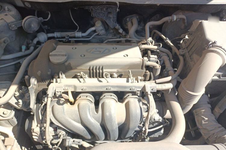 Used Hyundai Celesta 2011 1.6L Manual Luxury Model Engine Bay