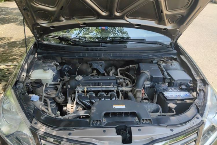 Used Hyundai Celesta 2011 1.6L Automatic Luxury Version Engine Bay