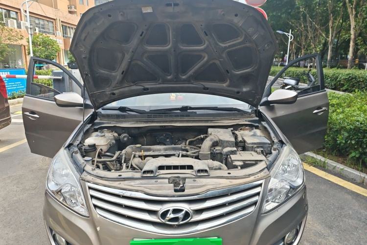 Used Hyundai Celesta 2011 1.6L Manual Comfort Edition Engine Bay
