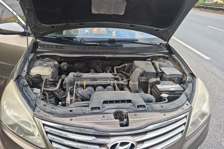 Used Hyundai Celesta 2011 1.6L Manual Comfort Edition Engine Bay