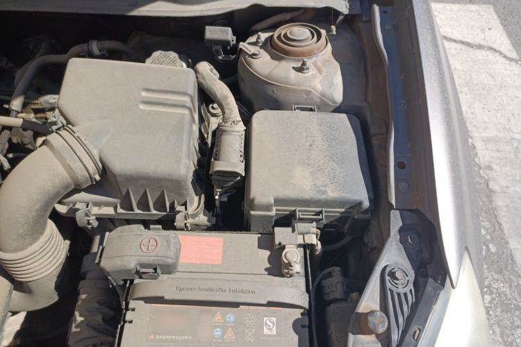 Used Hyundai Celesta 2011 1.6L Manual Luxury Model Engine Bay Left