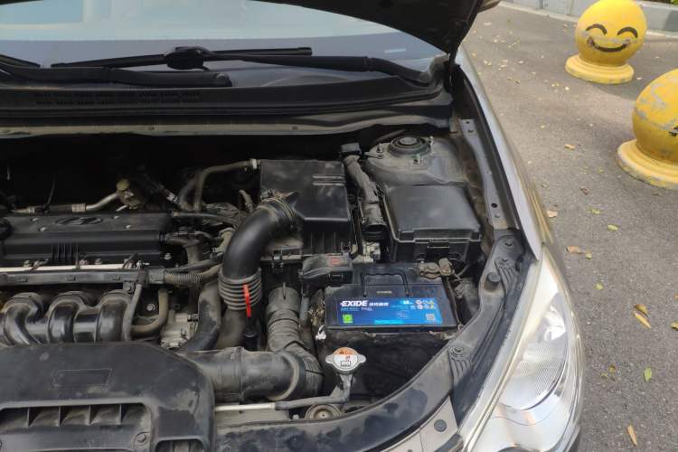 Used Hyundai Celesta 2011 1.6L Automatic Luxury Version Engine Bay Left