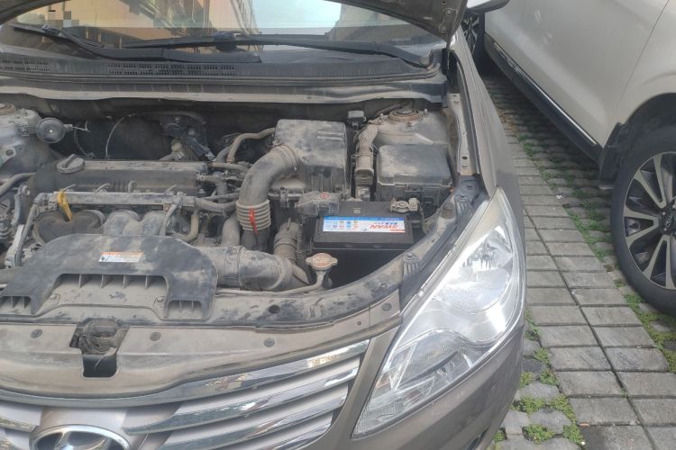 Used Hyundai Celesta 2011 1.6L Automatic Comfort Edition Engine Bay Left