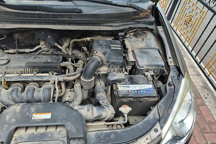 Used Hyundai Celesta 2011 1.6L Manual Comfort Edition Engine Bay Left