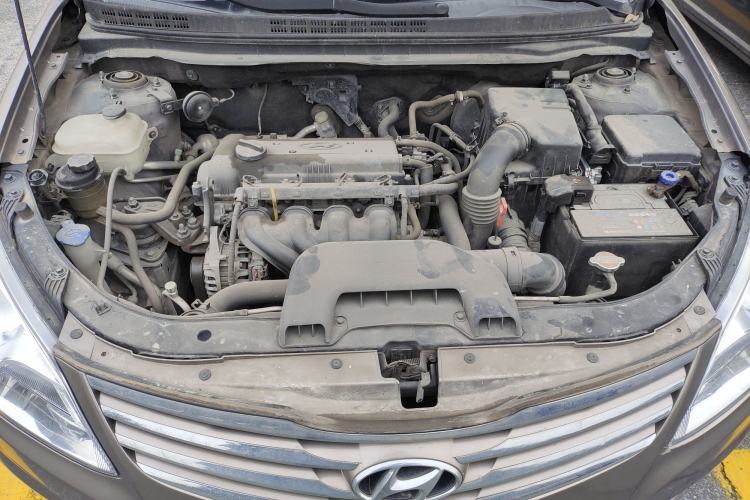 Used Hyundai Celesta 2011 1.6L Automatic Comfort Edition Engine Bay