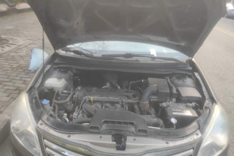 Used Hyundai Celesta 2011 1.6L Automatic Luxury Version Engine Bay