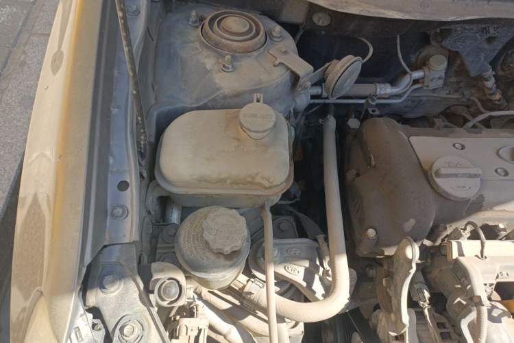 Used Hyundai Celesta 2011 1.6L Manual Luxury Model Engine Bay Right