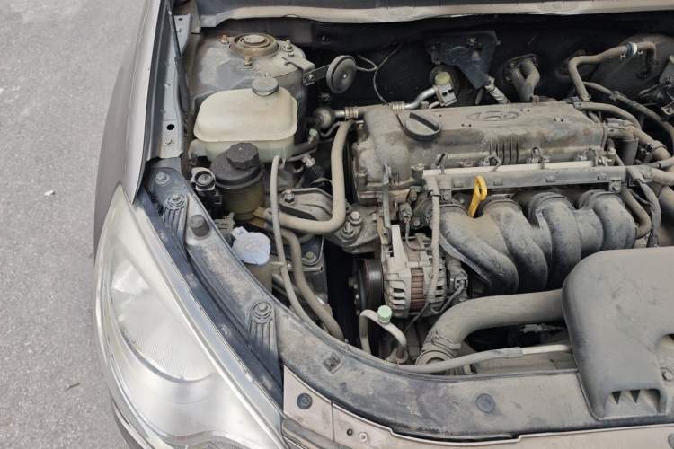 Used Hyundai Celesta 2011 1.6L Manual Luxury Model Engine Bay Right